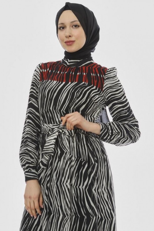 فستان نسائي