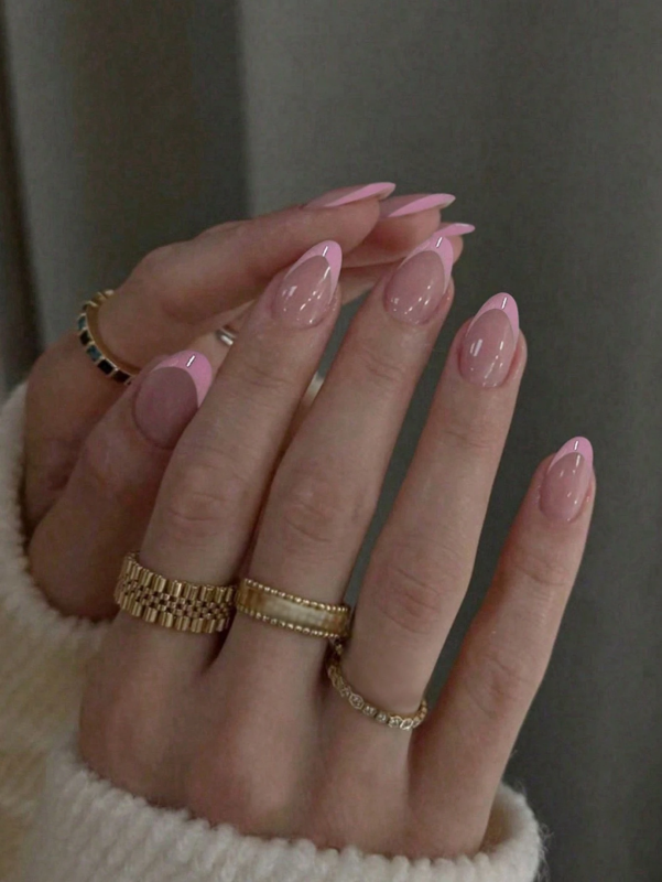 أظافر لاصقة بتصميم فرنسي أنيق بأطراف وردية ( 24 قطعة )