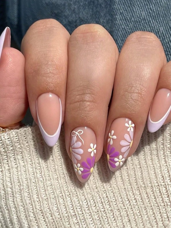 أظافر لاصقة بتصميم فرنسي وزهور بشكل اللوز ( 24 قطعة )