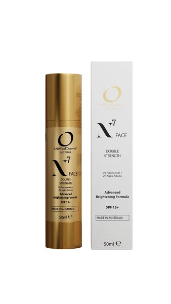 كريم التفتيح المتقدم للوجه Cosmaderm N°7 من OZMODERM