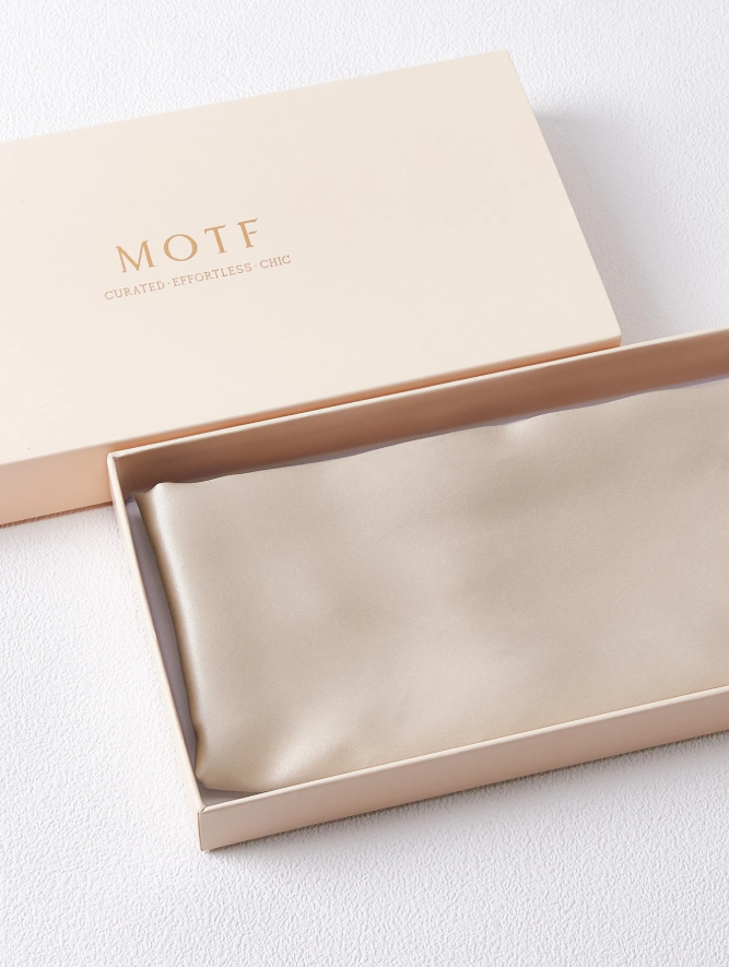 غلاف وساده حرير من motf