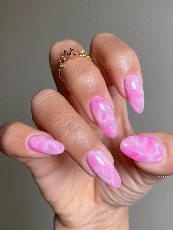 أظافر لاصقة بتصميم الرخام الوردي ( 24 قطعه )